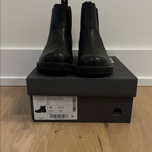 ECCO Sleek Black Leather Boots